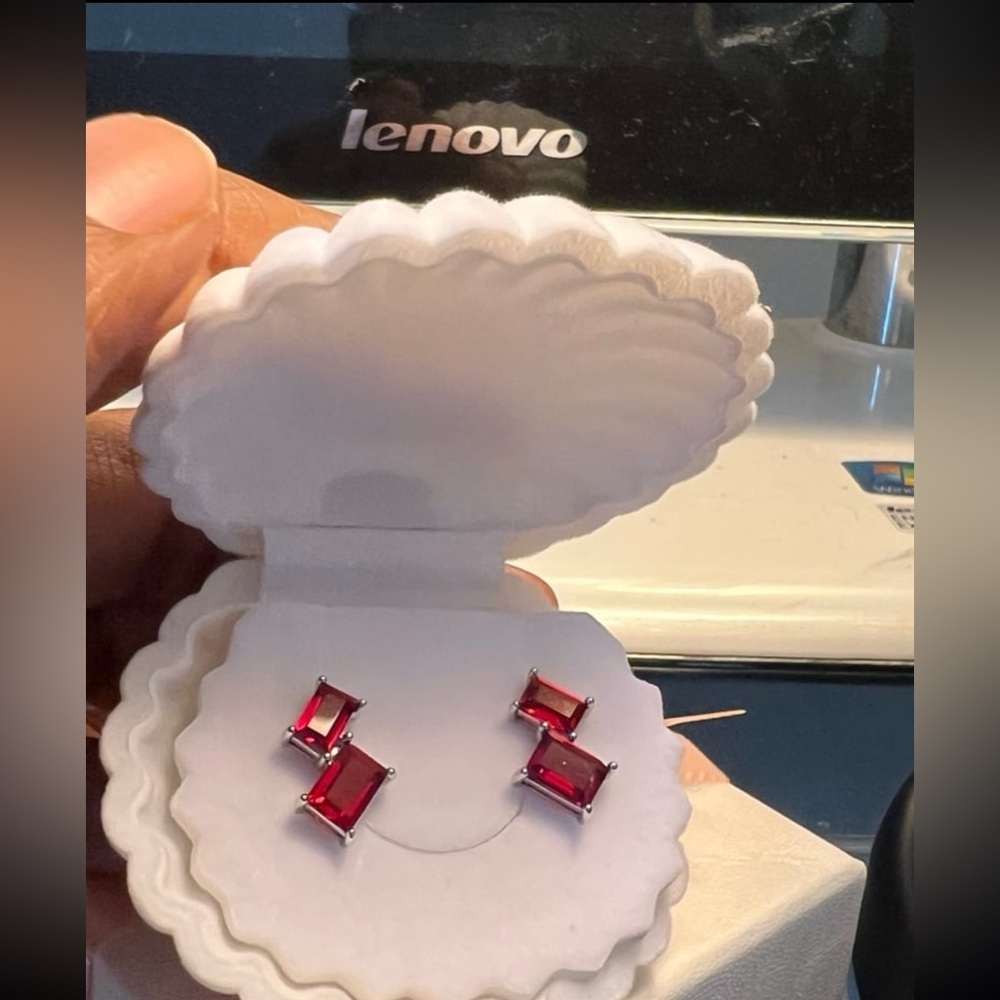 Gorgeous Square Cut Ruby Crystal Stud Earrinvs - image 5